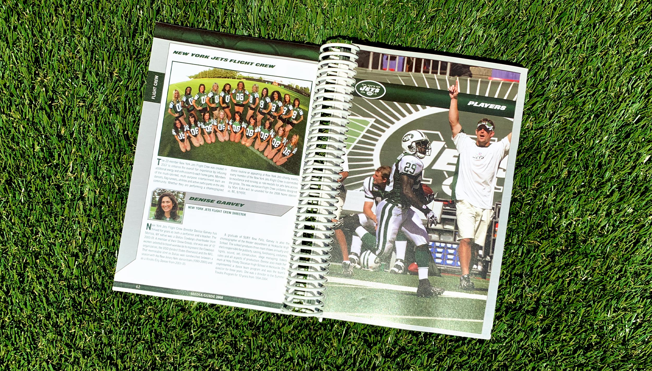 nyj_media_guide_players_flight_team_spread.jpg