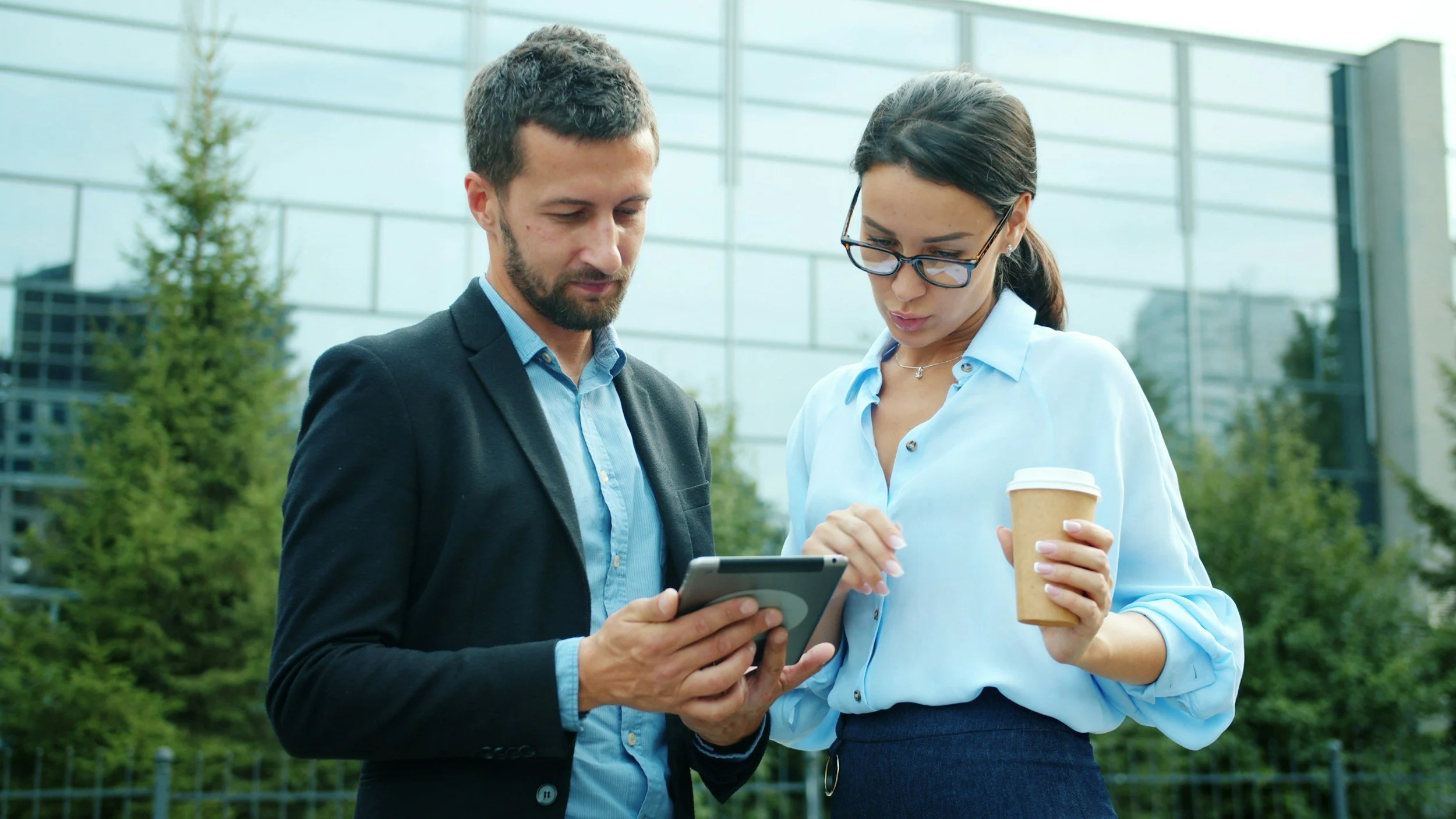 Fractional Chief Strategy Officer vs Full-Time Chief Strategy Officer | An Executive Guide