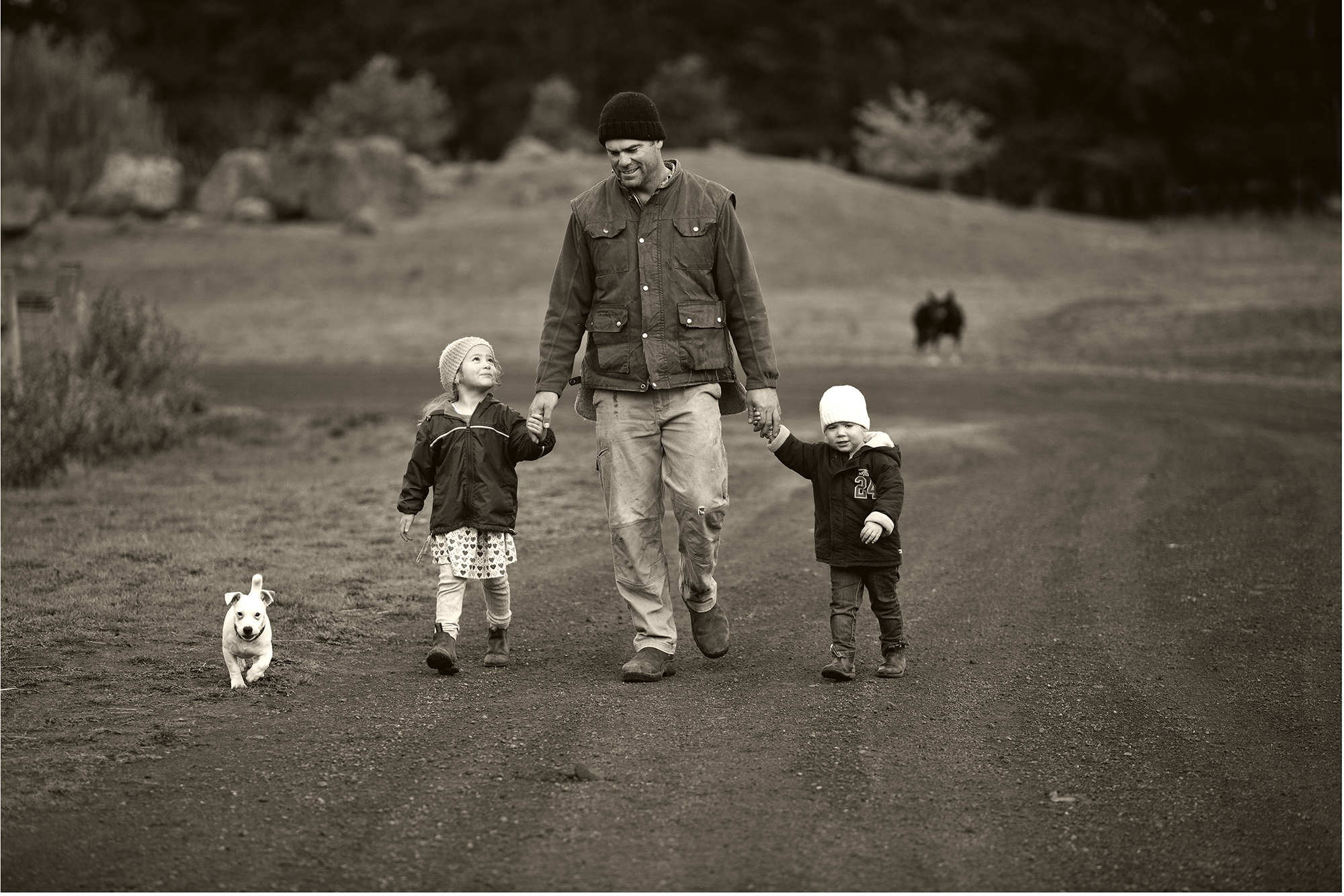 FARMER AND DAUGHTERS / WESTERN DISTRICT VICTORIA