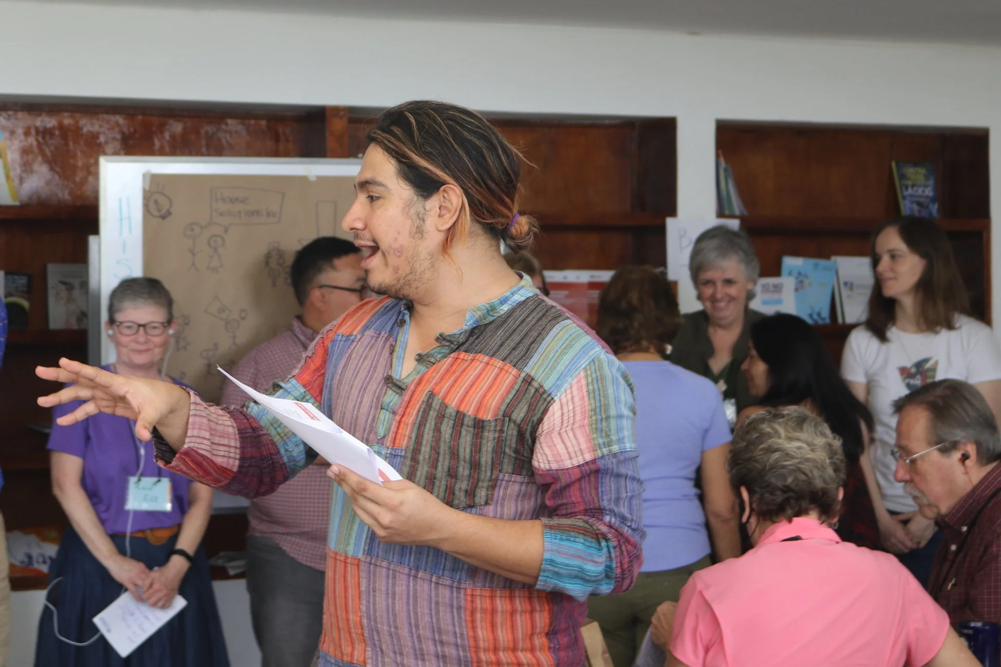 Eduardo leads a workshop on Participatory Action Research for the Global School.