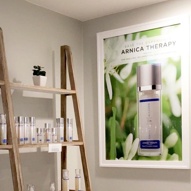 Arnica therapy is a staple at Green Leaf Beautique! This therapeutic post procedure cream has anti-inflammatory benefits, antibiotic and decreases pain making it perfect post wax! Get ready for the 🌊 #summer #wax #greenleaf #rhondaallison