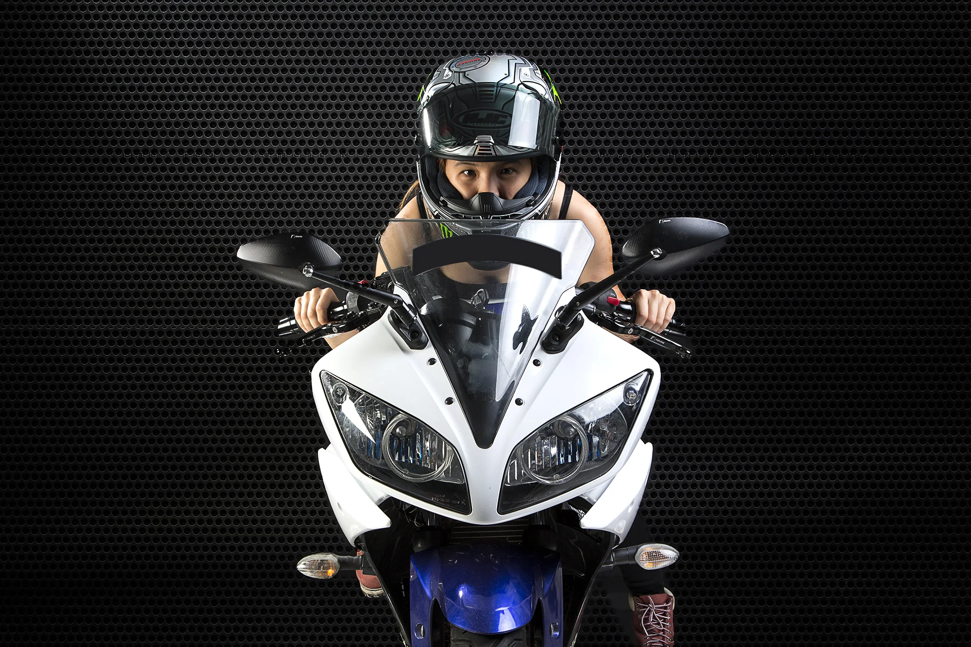 Yamaha R15 with Candy Foo