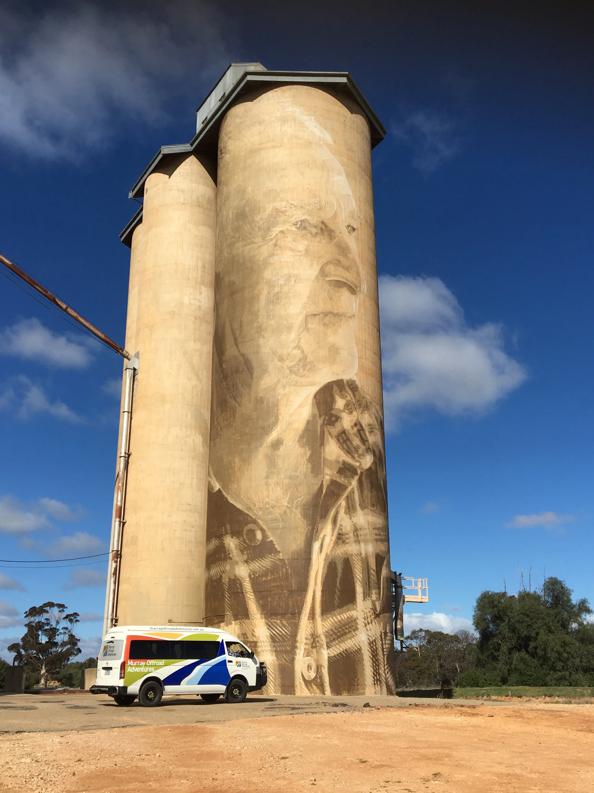Murrayoffroadadventures@Lascelles silo.jpeg