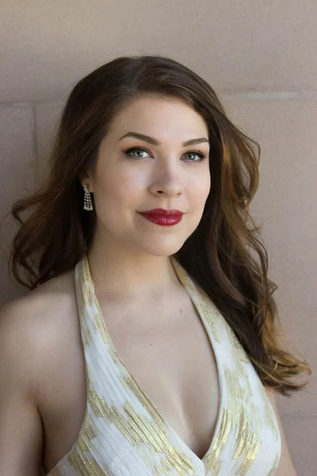 Lora_Libby headshot.JPG