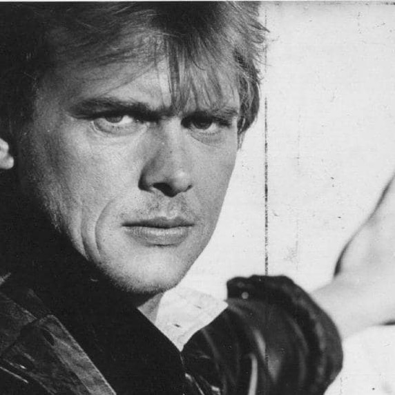 For me, developing a brand positioning is an awesome privilege because I get to know a business, its people and its customers so intimately. ⁠❤️
⁠⠀
Brand positioning is something that I’ve done for big, multi-million dollar brands to help them build better relationships with their customers. It's a tool I've used to help start-ups kick their business off with their best foot forward. I’ve also used brand positioning to help the businesses in-between, who’ve felt like they needed to supercharge their business.⁠⠀💪⚡️⭐️
⁠⠀
It’s an unbelievably valuable exercise to go through, because it asks the big questions and helps the people in the business define who they are, what they stand for and why they are different.⁠🌟
⁠⠀
It makes them distinctive. It makes them powerful. It makes them perennial. Just like Farnsy.⁠⠀
⁠⠀
Want some of this golden-tonsilled magic? Click the link in my bio for a quick guide to brand positioning.⁠⠀🌟🌟🌟
⁠⠀
#brandpositioning #brandstrategy #brand #businesstips #businessguide #howto #writer #farnsyforever