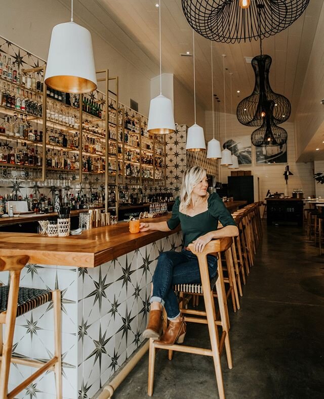 Insert your love here. 👆  Limited spots left.  Book your Valentine's Dinner today. ✨⁠
⁠
⁠
⁠
#lapeeratl #seayouatl #alphacitycenter #valentines2020 #atlvalentines #awesomealpharetta⁠
📸 @gcalebjones