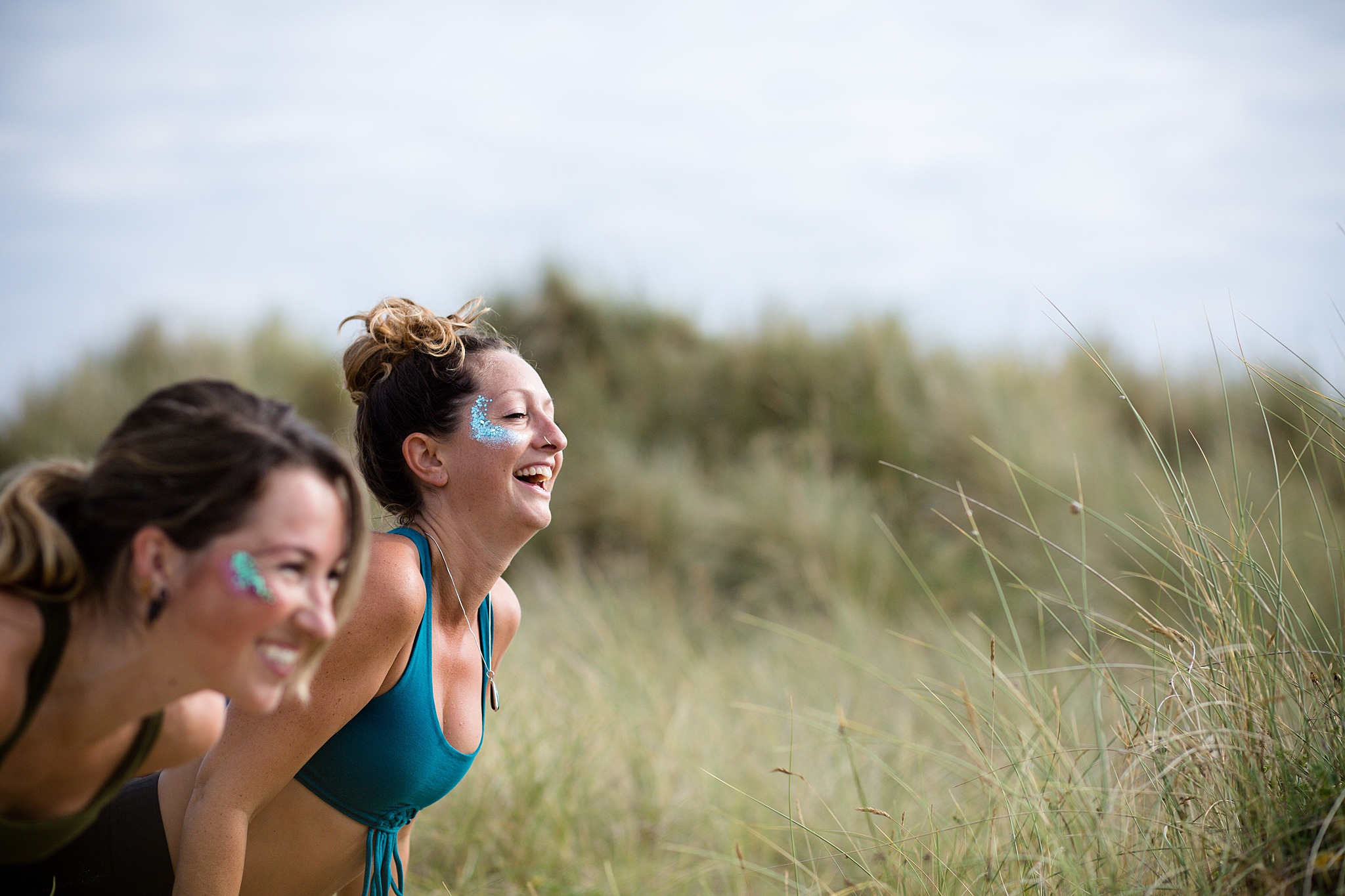 natural photography in cornwall yoga photographer biodegradable glitter by wild glitter