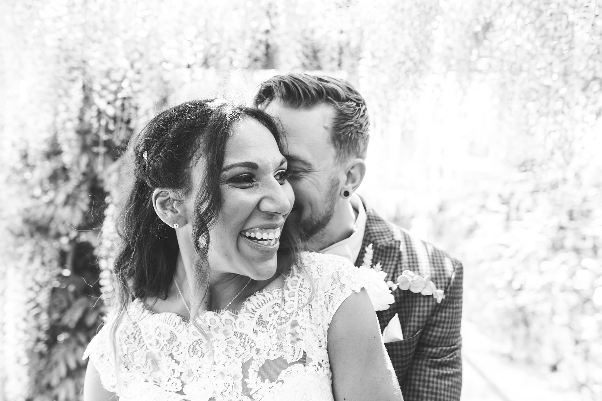 Cornwall Wedding photographer Cutlinwith Farm