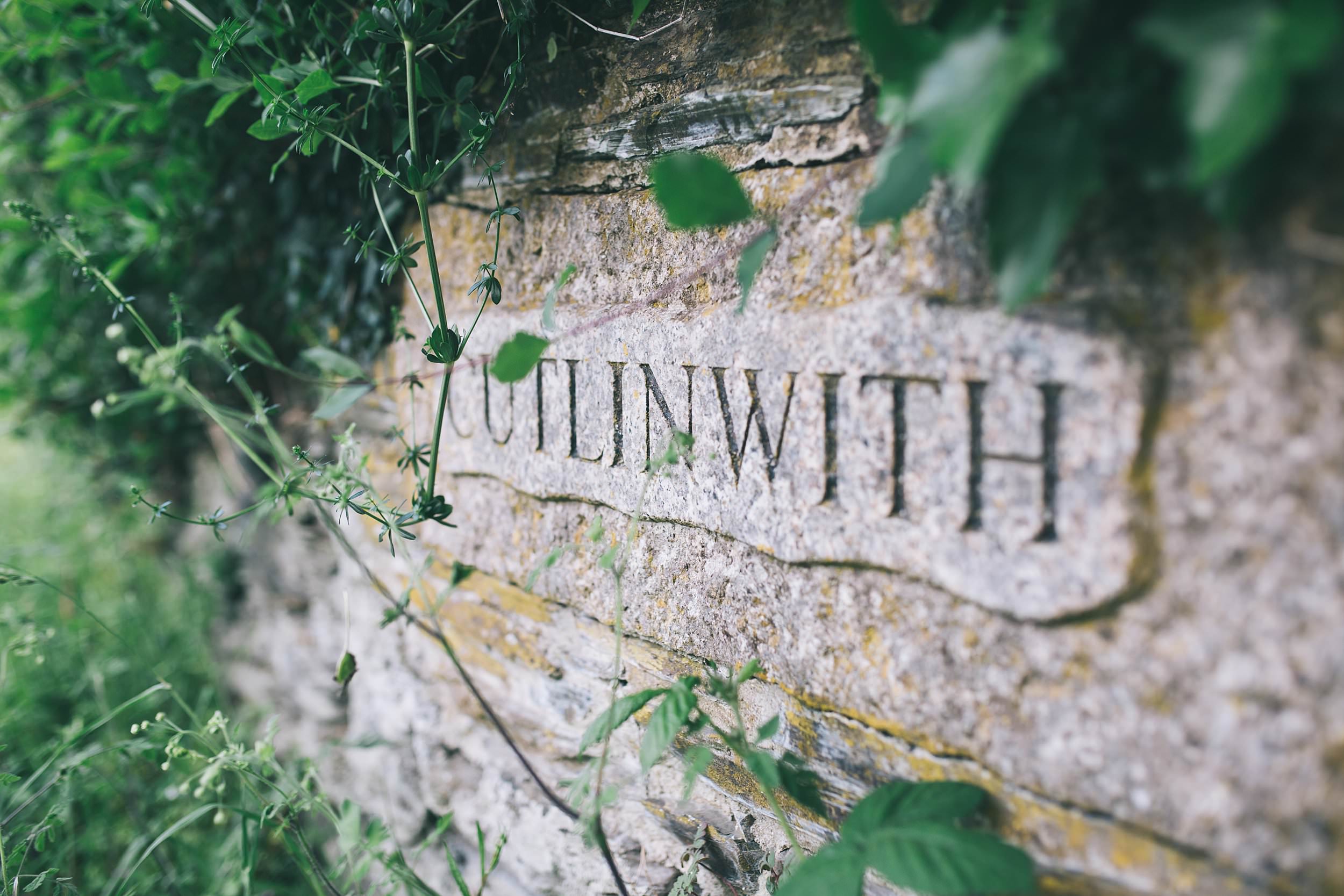 Cornwall Wedding photographer Cutlinwith Farm