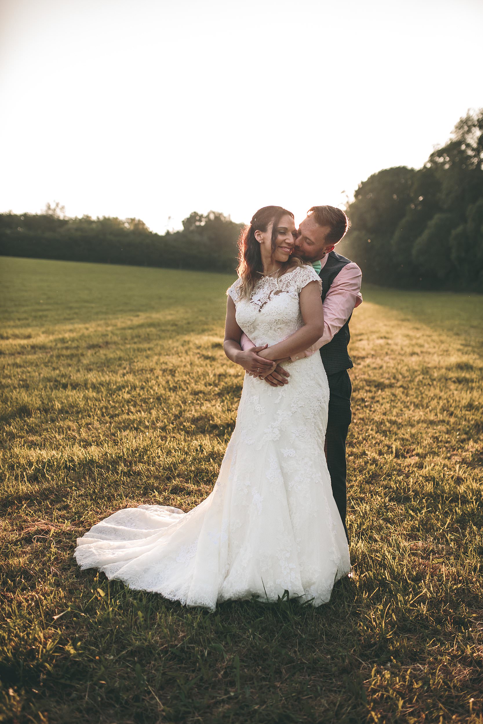 Cornwall Wedding photographer Cutlinwith Farm