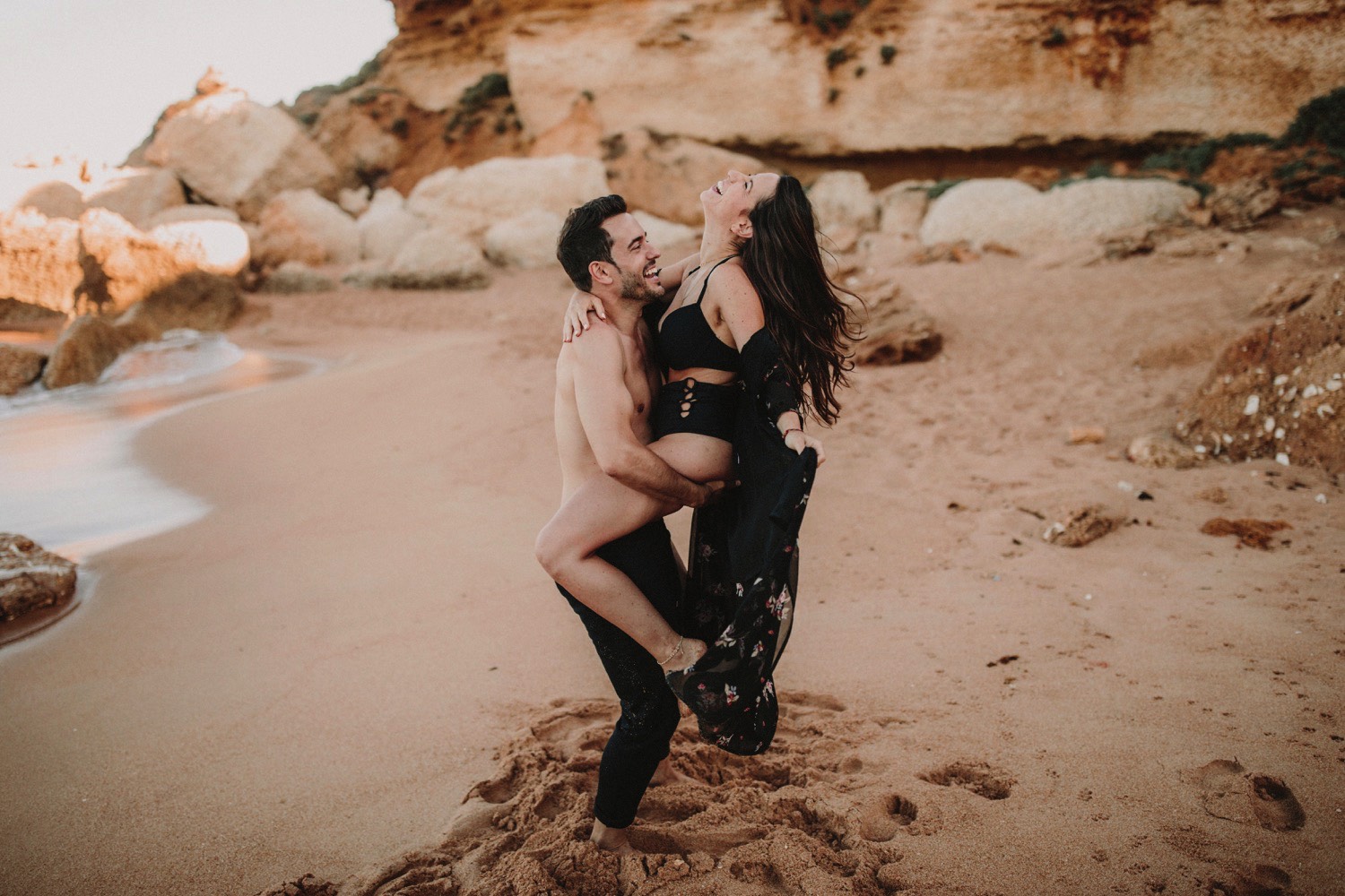 00024_868A7798-ASE_preboda_playa_engagement_weddingengagement_engagementsession_mar_ernestovillalba_cadiz.jpg