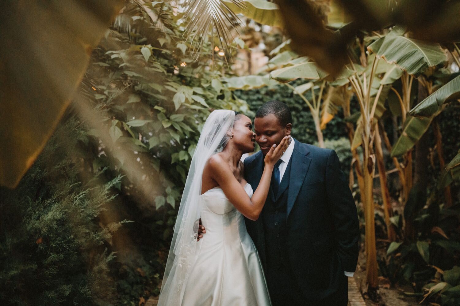 seville_wedding_photographer_hacienda_la_soledad_hotel_alfonsoxiii_fotografodebodas_sevilla_nigerian_wedding_142-.JPG