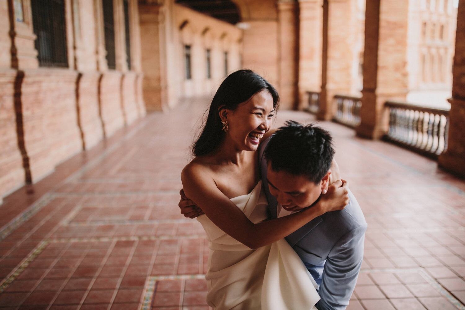 20_plazadeespañaelopement_weddingphototographer_asianelopement_asianweddingseville_sevillaelopement_sevillewedding_elopementinseville_ernestovillalba.jpg