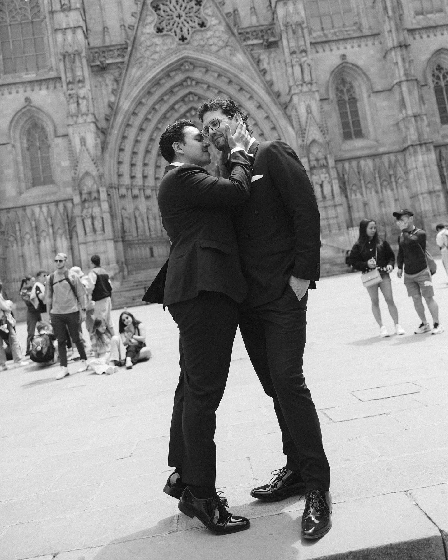 Happy Pride🏳️&zwj;🌈
#happypride #barcelonawedding #weddingbarcelona #gaywedding #barcelonaweddingphotographer #elopementbarcelona #barcelonaellopement #destinationelopement #inspirationelopement