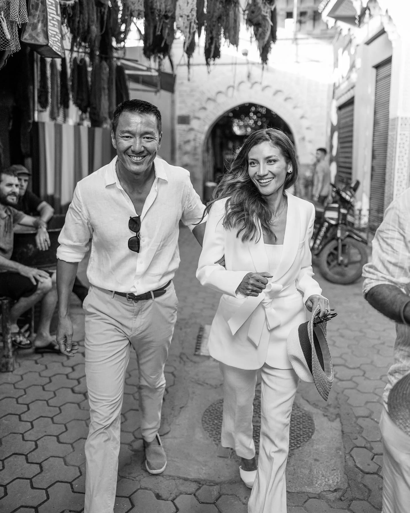 On an adventure through the Medina of Marrakech, incredible things always happen. 🇲🇦

@partymaroc_marrakech @laperlevents_marrakech 
#marrakech #weddingmarrakech #marrakechwedding #elopementmarrakech #marrakech🇲🇦 #weddingphotographer #thewed #des