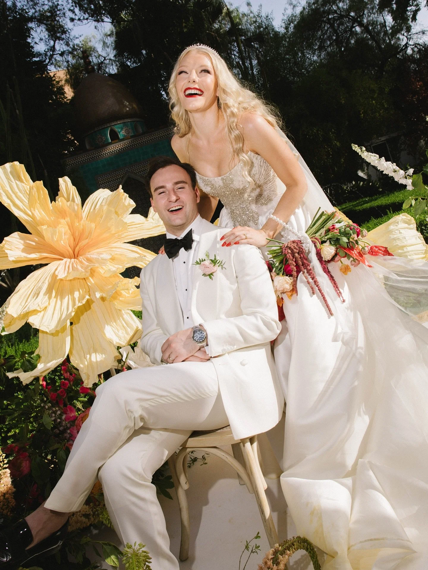 Their wedding was a bomb of colors. They are simply amazing 💥💥💥

Photo: @ernestovillalba
Video: @clicrec_
Planning: @loveatope
Florals: @leboyerd
Venue: @villaluisaeventos
Hair/Makeup: @helloqubo
Gown: @kimkassascouture
Party Dress: @nettabenshabu