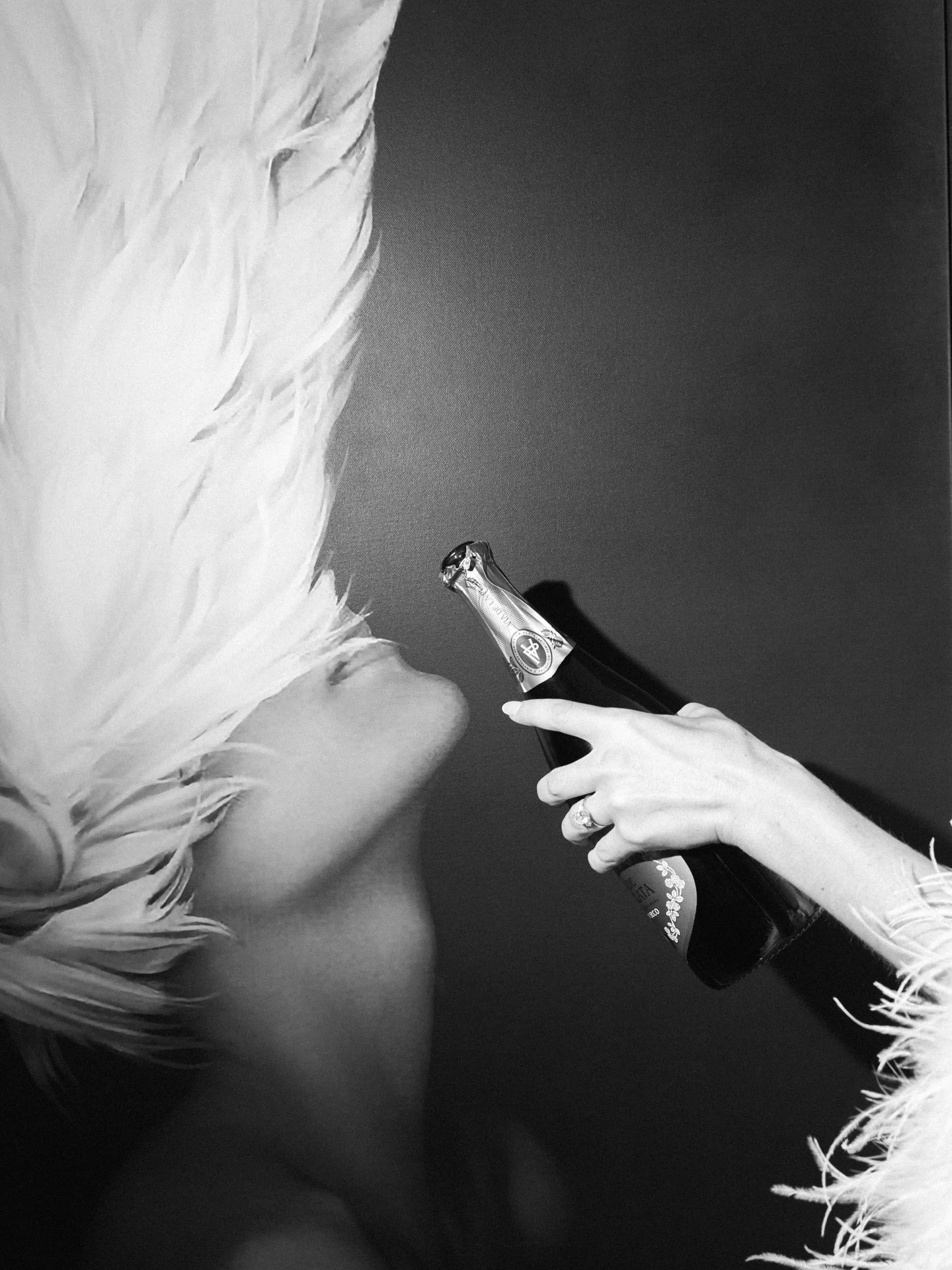 This summer is being incredible💥
@adriantoscanofilmstories @bodasdelsur @helloqubo @aquarelacakes @gastronomiaalfardos @haciendasanluisdemejina @floreslaboheme 
#weddingsevilla #sevillawedding #sevillaphotographer #destinationweddingseville #andaluc