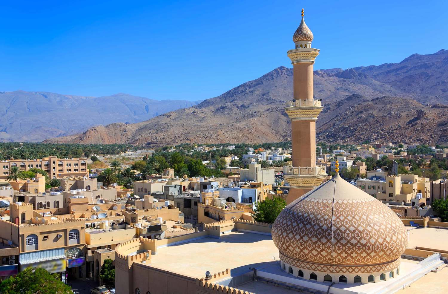 Oman-Panorama-of-Nizwa-shutterstock-1308002481.jpg