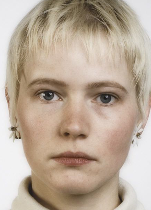 Thomas Ruff, Portrait, (Andrea Kachold), 1987