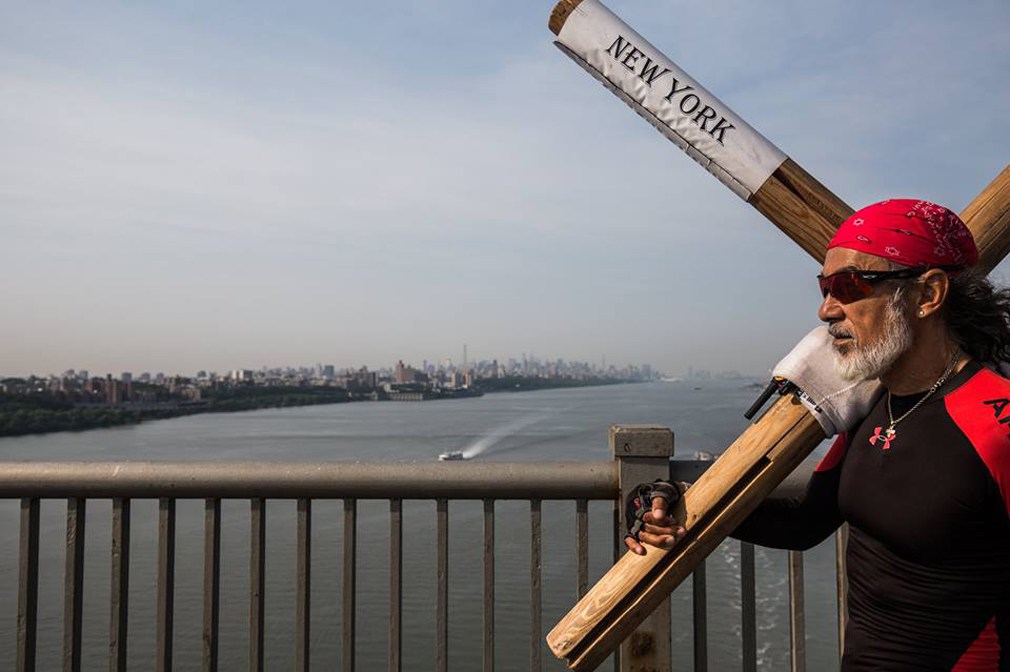 Arthur Hollands heads towards Manhattan across the George Washington Bridge (Credit: Toyo Kawai )