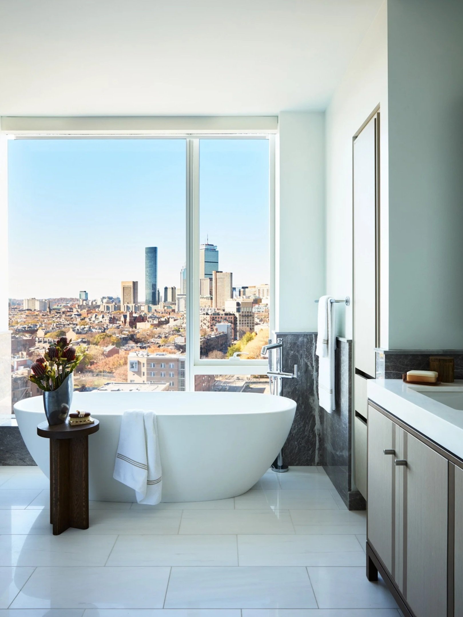 Skyline_sophistication_bathroom_interior_design_trevor_fulmer.jpg