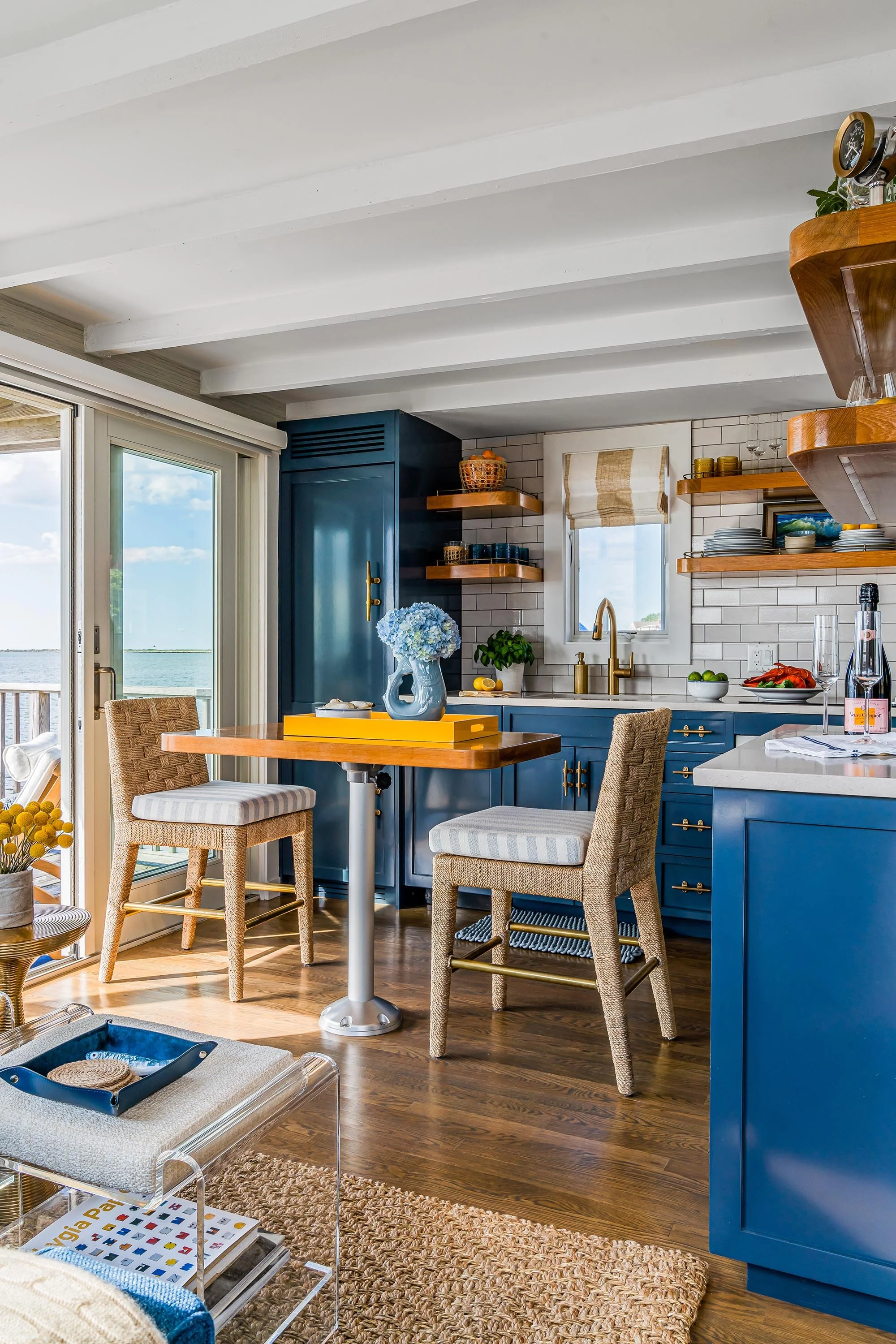 Modern-design-ptown-pied-a-terre-kitchen-dining-small-spacesinteriors-Trevor-Fulmer.jpg