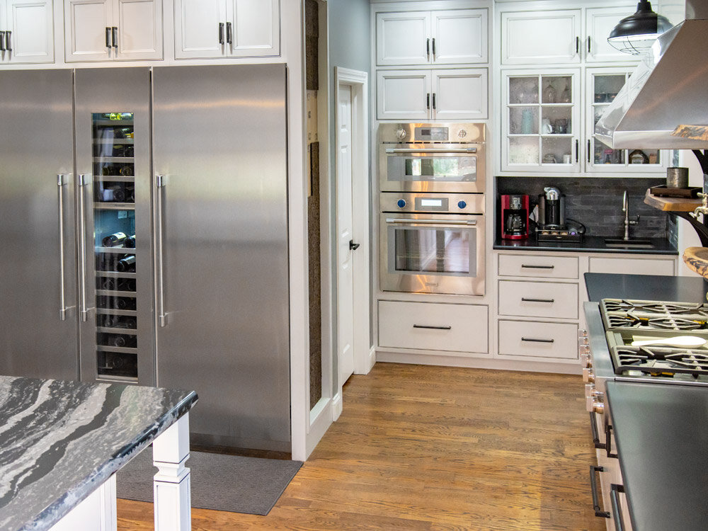 Kitchen Cabinets and Appliances