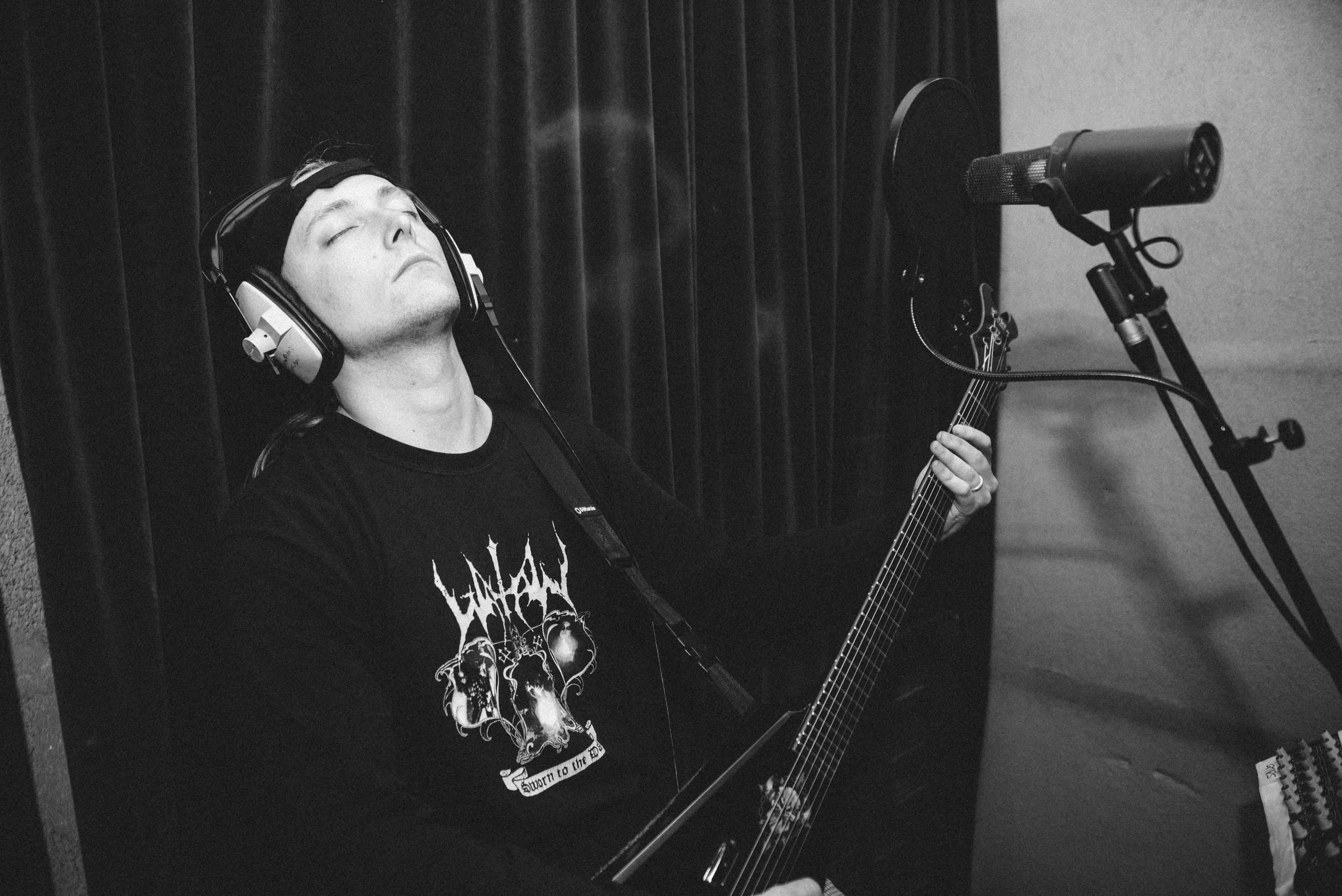  Recording in Rockfield Studios