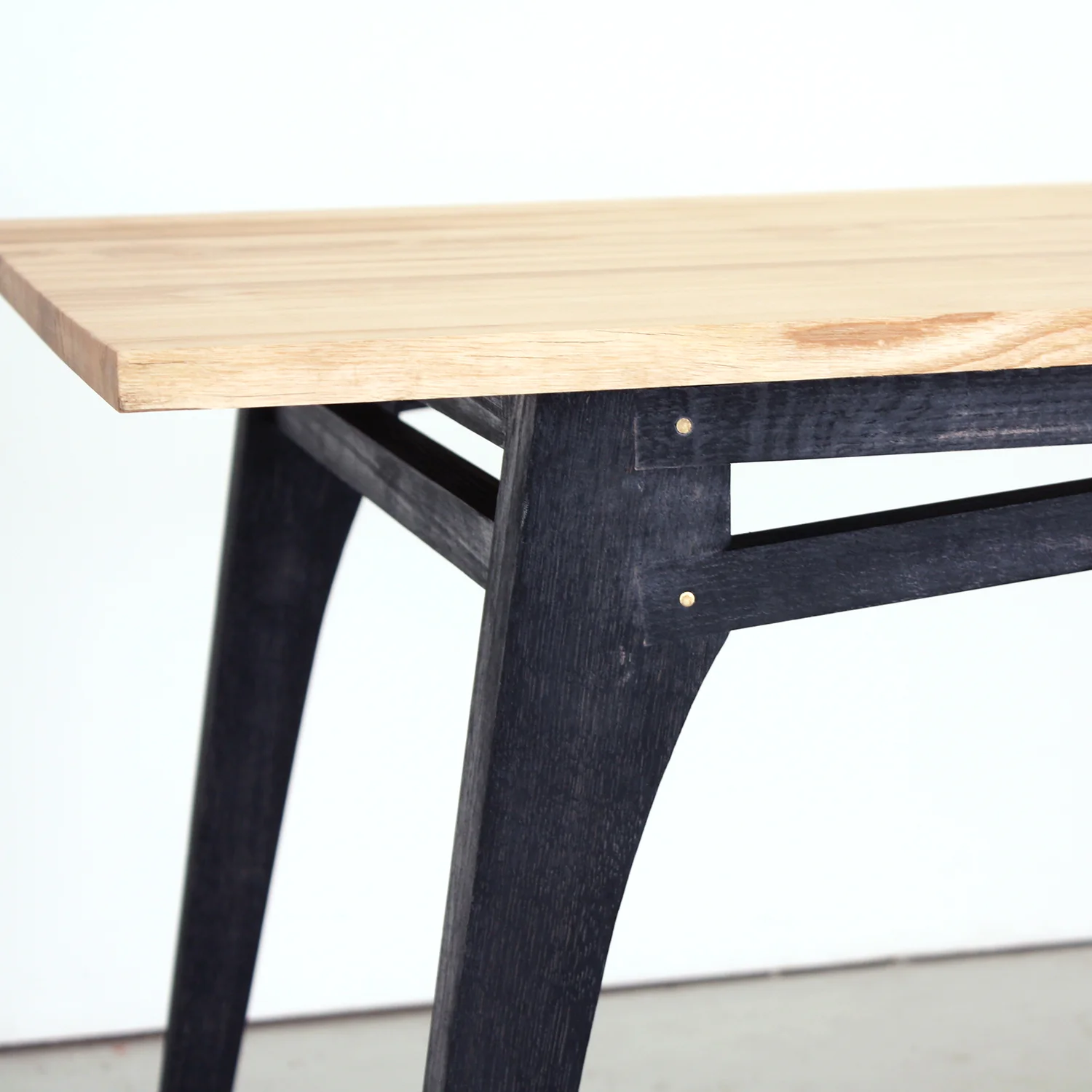 SebastianCox-Bayleaf-DiningTable4.jpg
