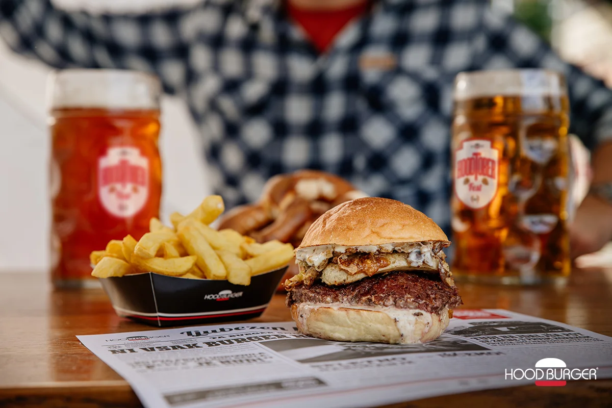 The Würstmeister burger v dobri družbi