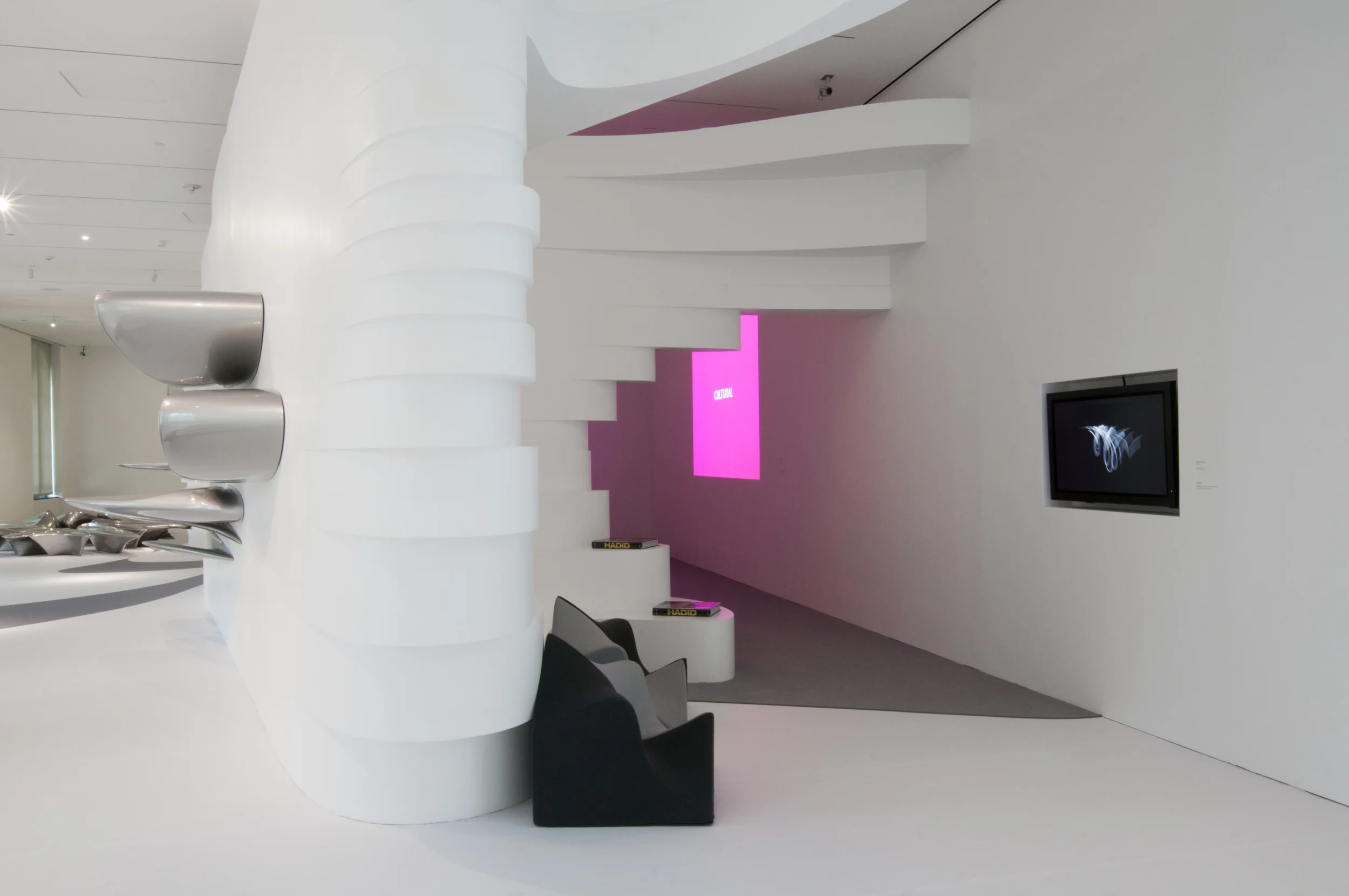zaha-hadid-form-in-motion-008_6556051023_o.jpg