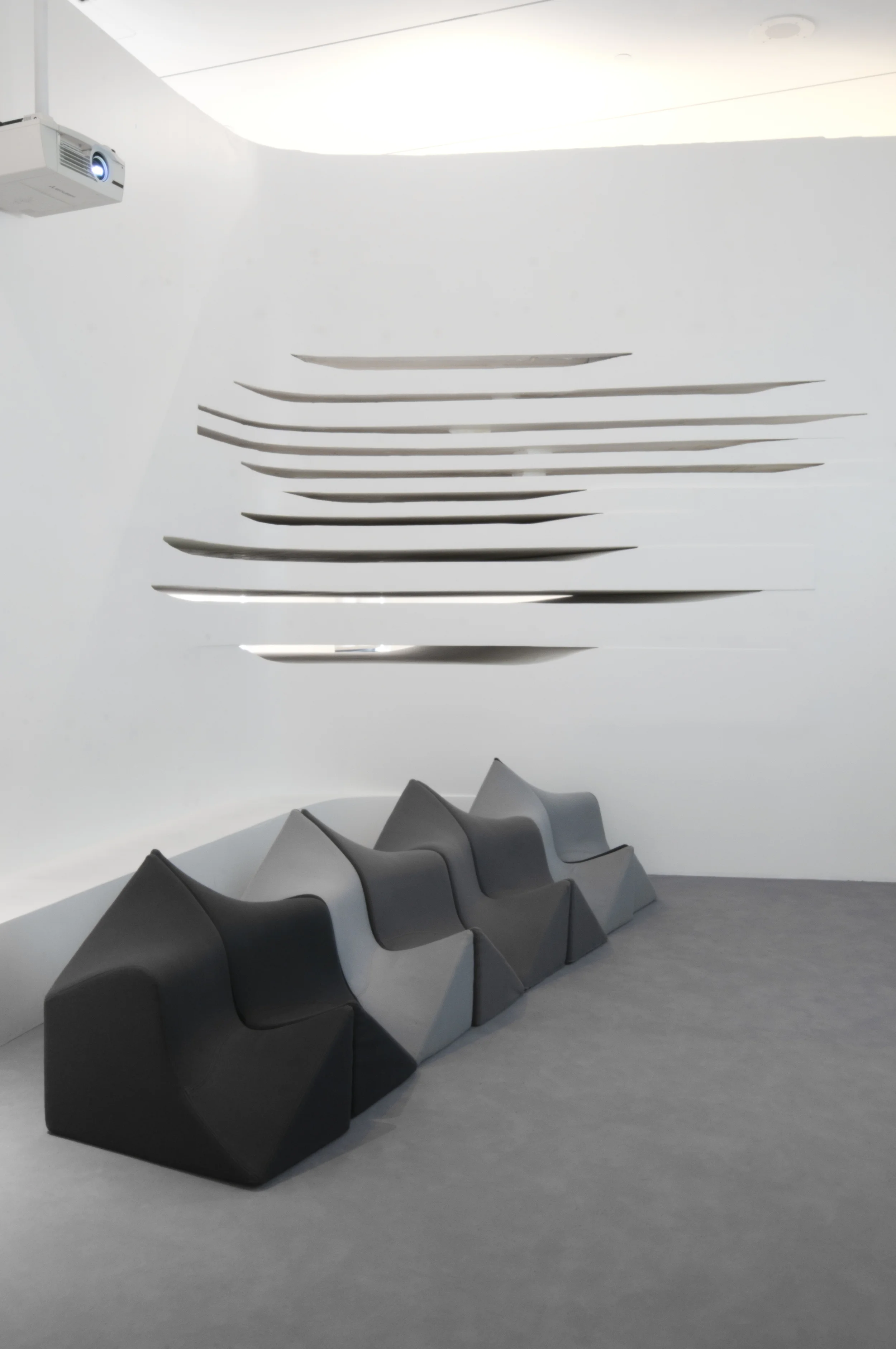 zaha-hadid-form-in-motion-006_6556053367_o.jpg