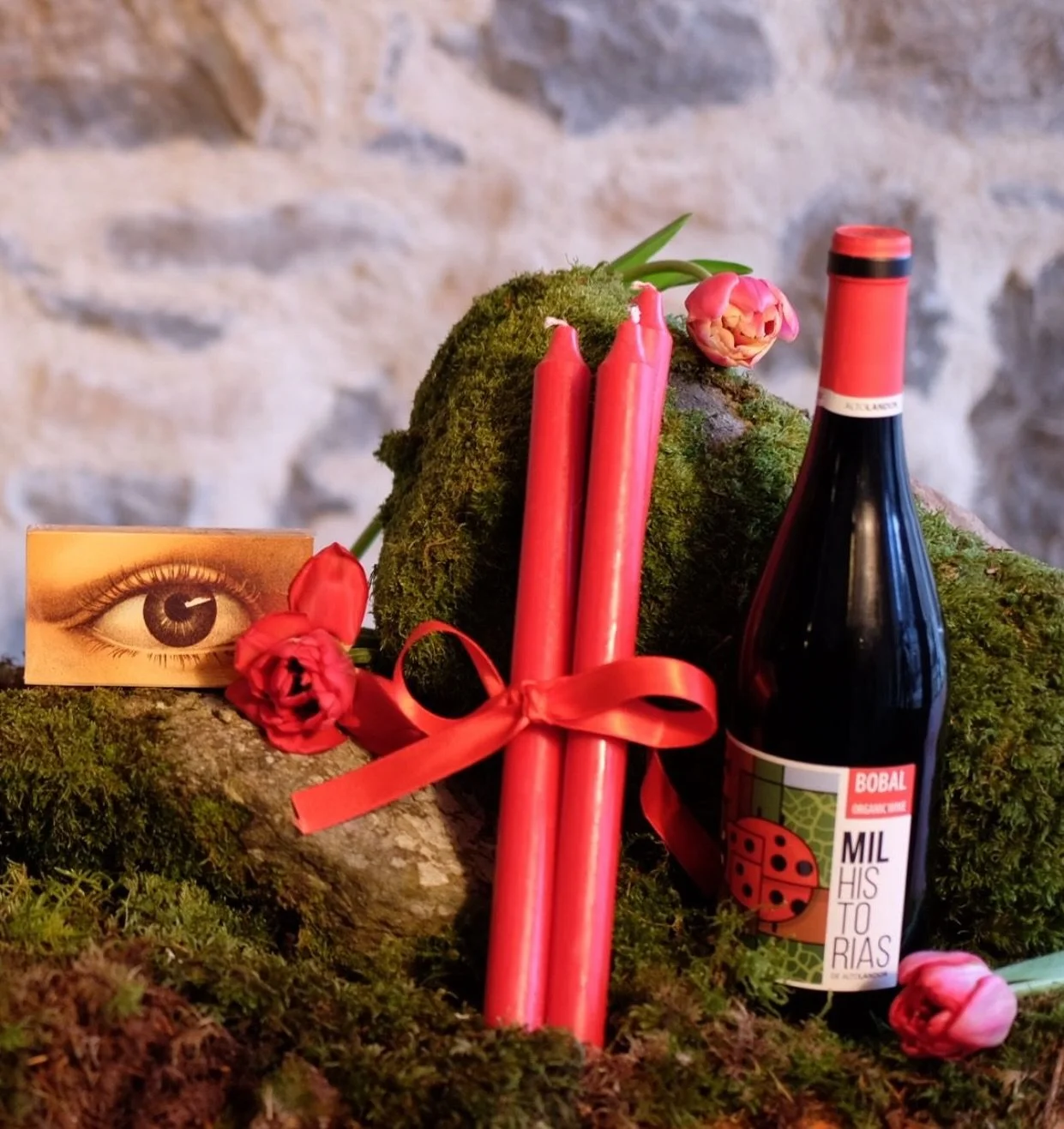 OPENING 

10-4 

Wed - Sun 

with all our tokens of love