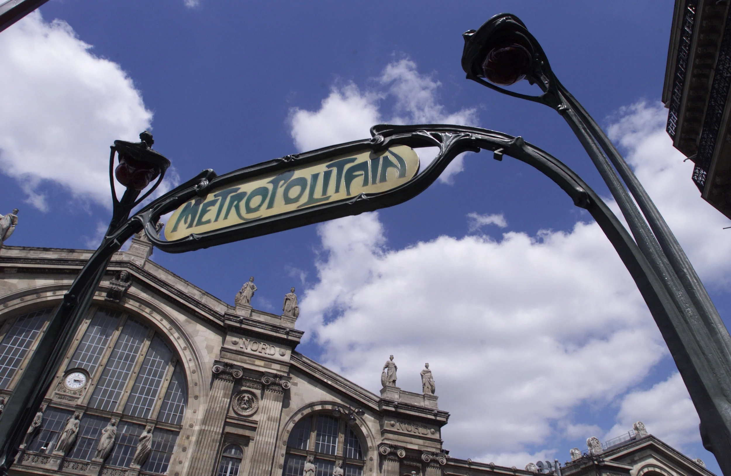 F_Paris_MetroSignARTNouveau.jpg