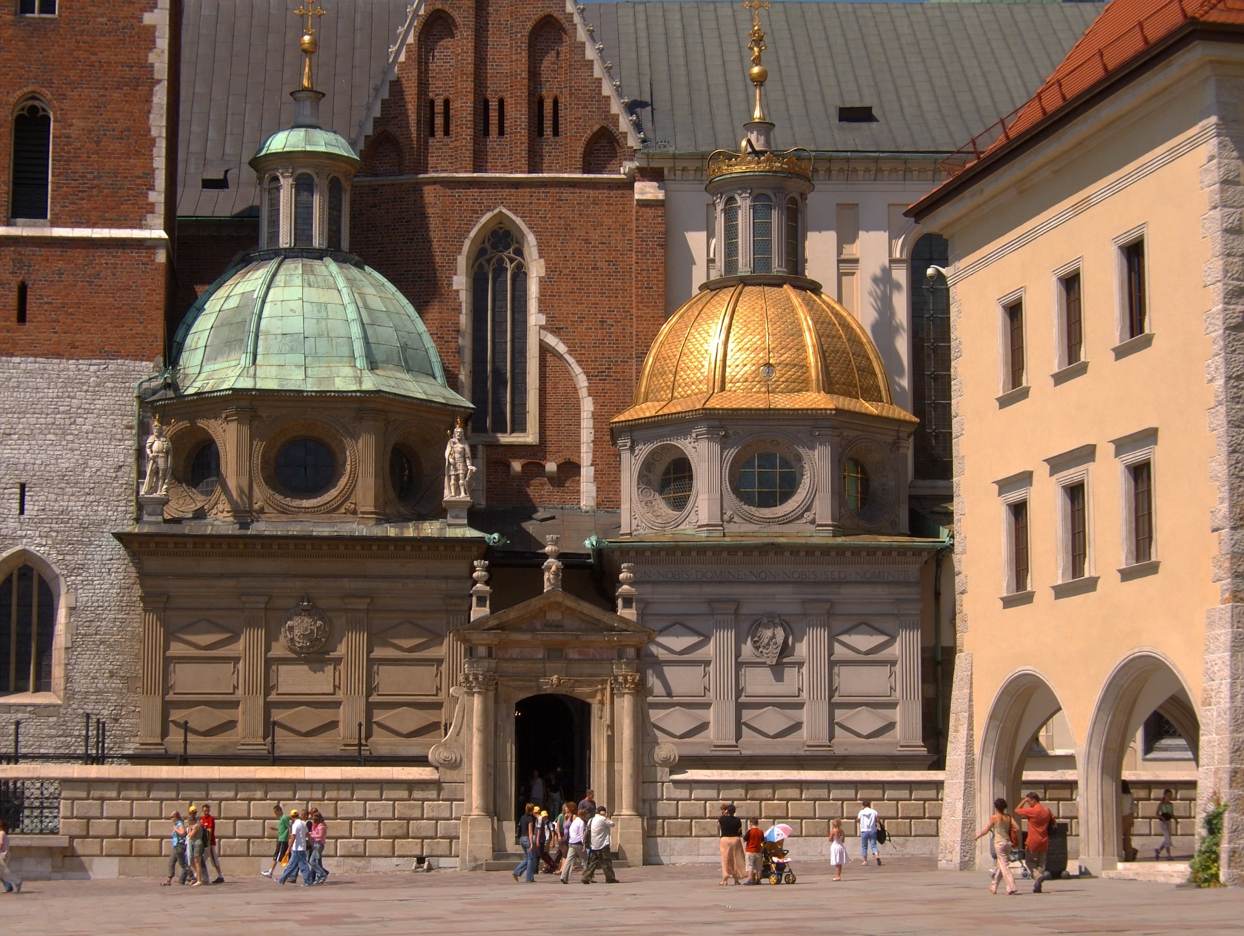 PL_Krakow_Wawel_church.jpg