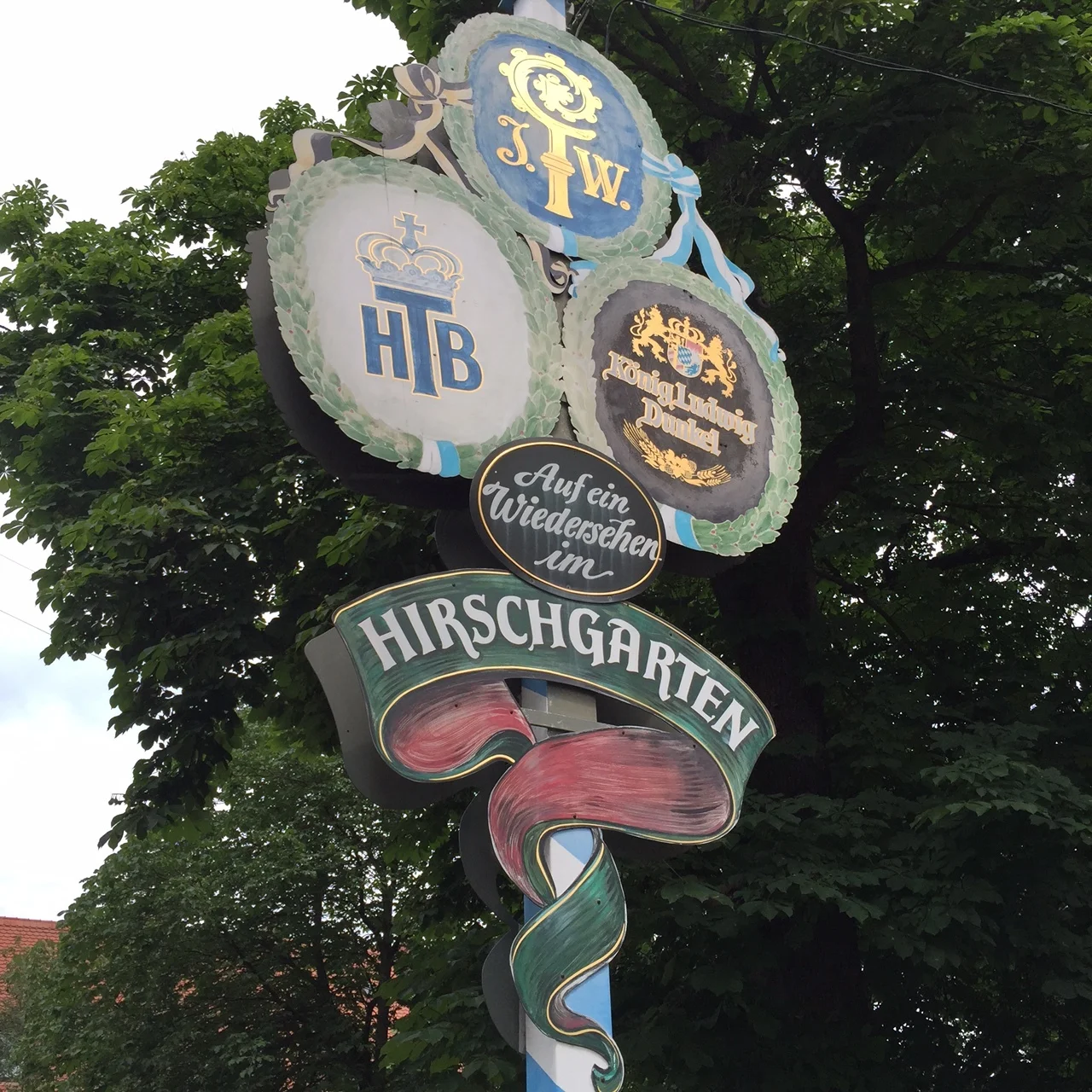 BiergartensignmucHirschgarten.JPG