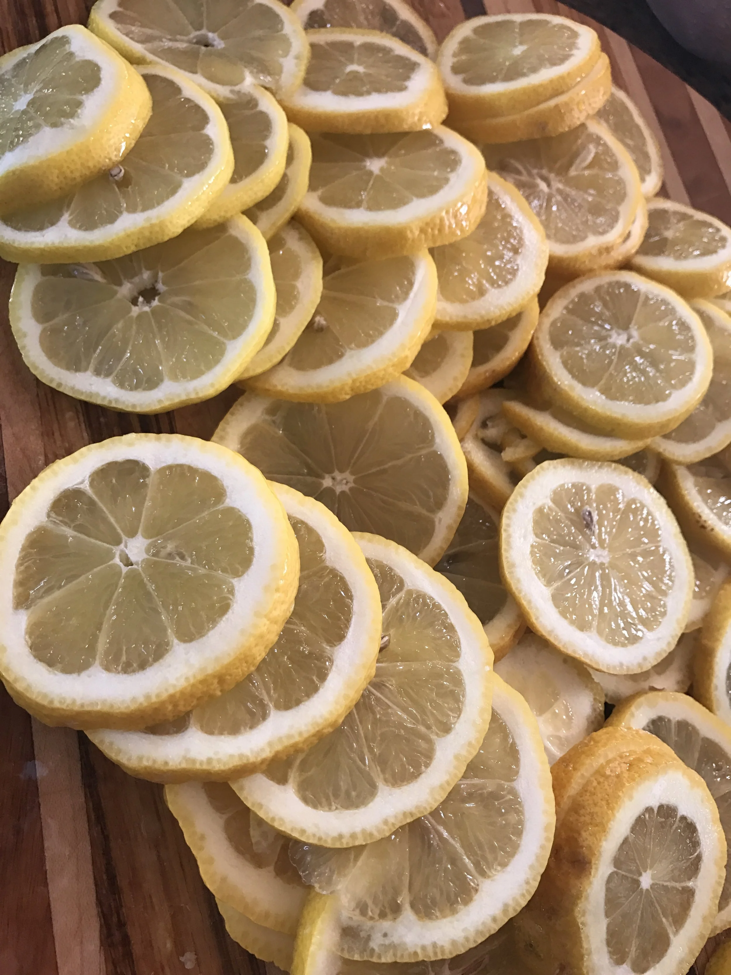 I sliced the lemons in fairly thin rings.
