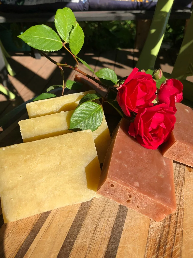 Here are two versions of this Mango-Avocado Anti-Aging Soap! See the edge on the bar at the right? You can see some little air pockets I didn't get all the way out. But they're not bad, and the soap is still delectable!