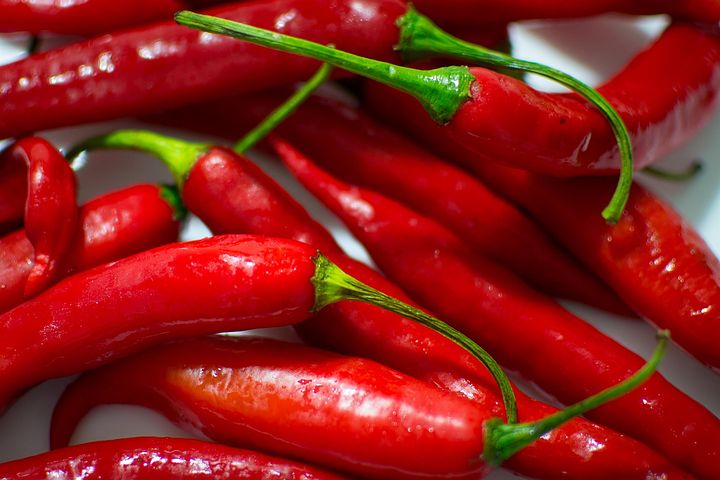 Cayenne peppers contain capsaicin, an excellent pain soothing constituent.