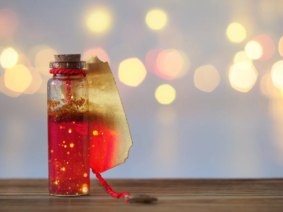 How to Make a Love Potion That Works Using Essential Oils