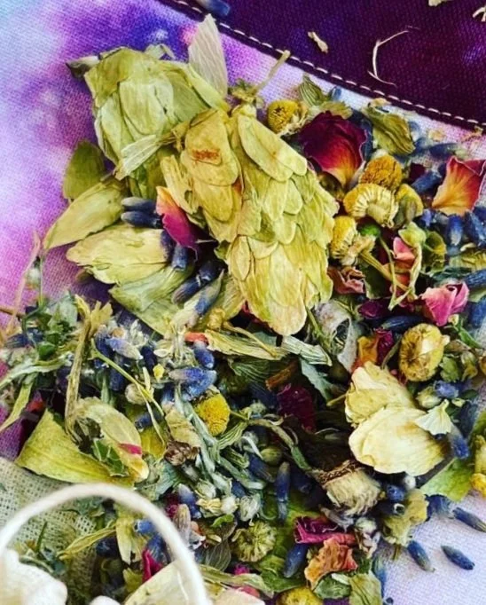 How to Make an Herbal Dream Pillow
