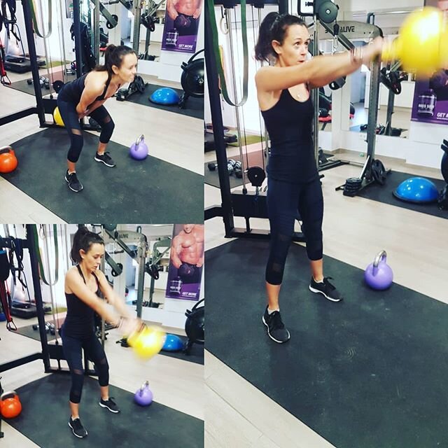 Getting motivated on a Monday with @bodycoachibiza_roland_ Kettlebell swinging to start the week off well 👊
.
. . 
#fitness #training #monday #mondaymotivation #workout #kettlebell #swing #healthylife #exercise #letsdothis #strong #gym #gymlife