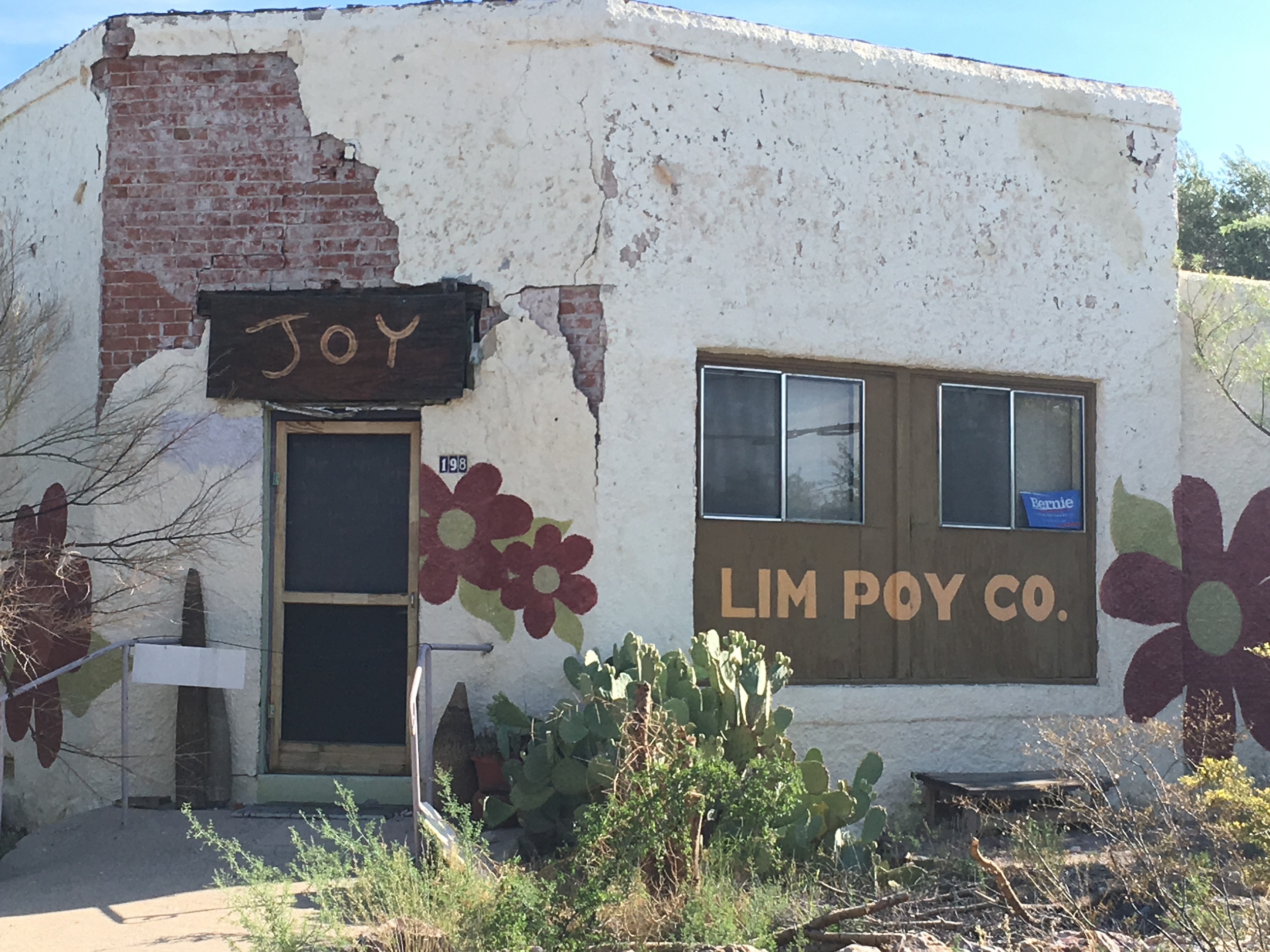 The neighborhood is roughly bounded by Speedway on the north, 6th Street on the south, the railroad tracks/Main Avenue on the west and Stone Avenue on the east.