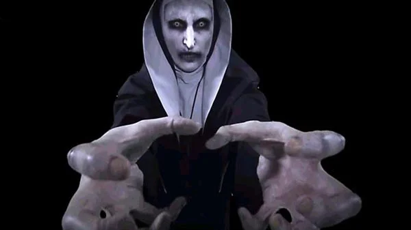 the-conjuring-2-immersive-360-video-2016-777x437.jpg