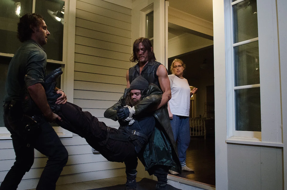Rick-and-Daryl-Bring-Jesus-Inside-in-The-Walking-Dead-Season-6-Episode-10.jpg
