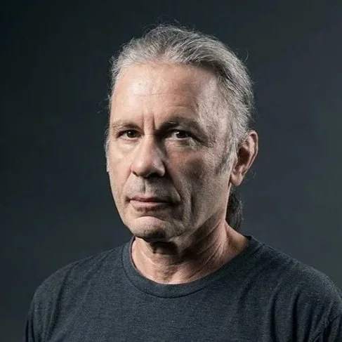 Bruce-Dickinson-speaker-conferencias-iron-maiden-e1732646516178.jpg
