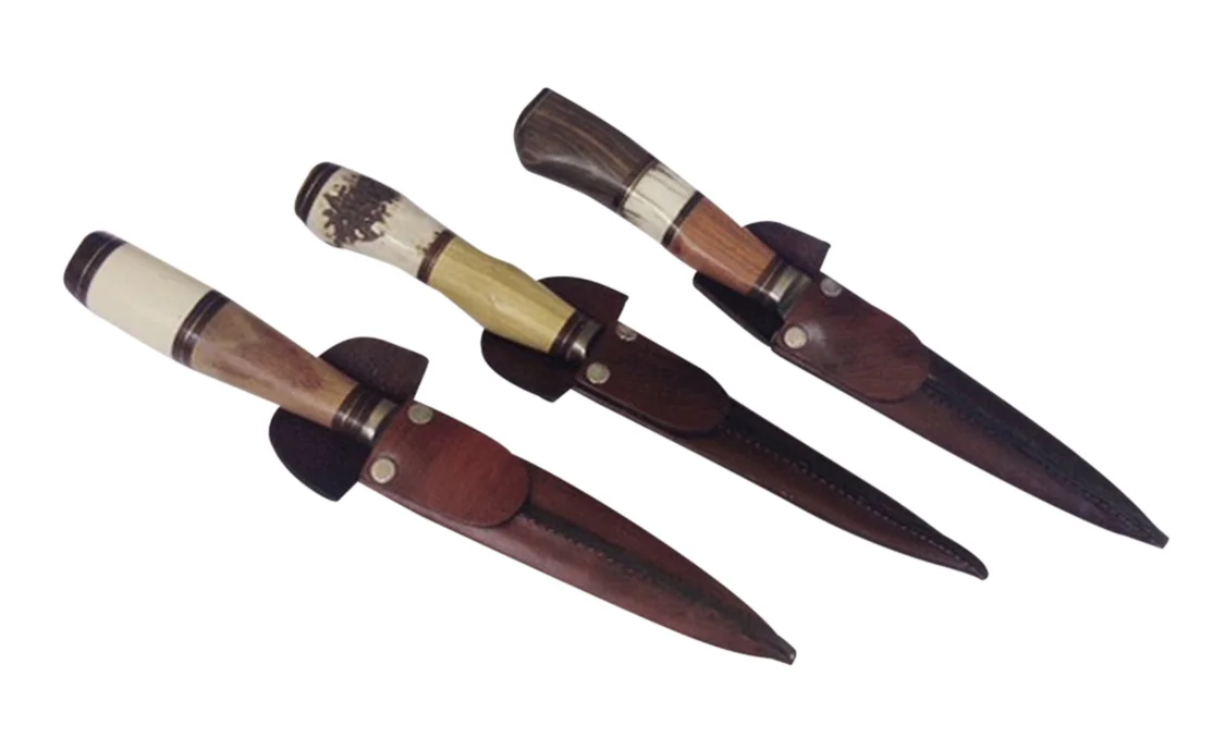 HAND CRAFTED IN ARGENTINA - GET ALL THE DETAILS ON THESE HANDSOME REGIONAL KNIVES. CLICK HERE
