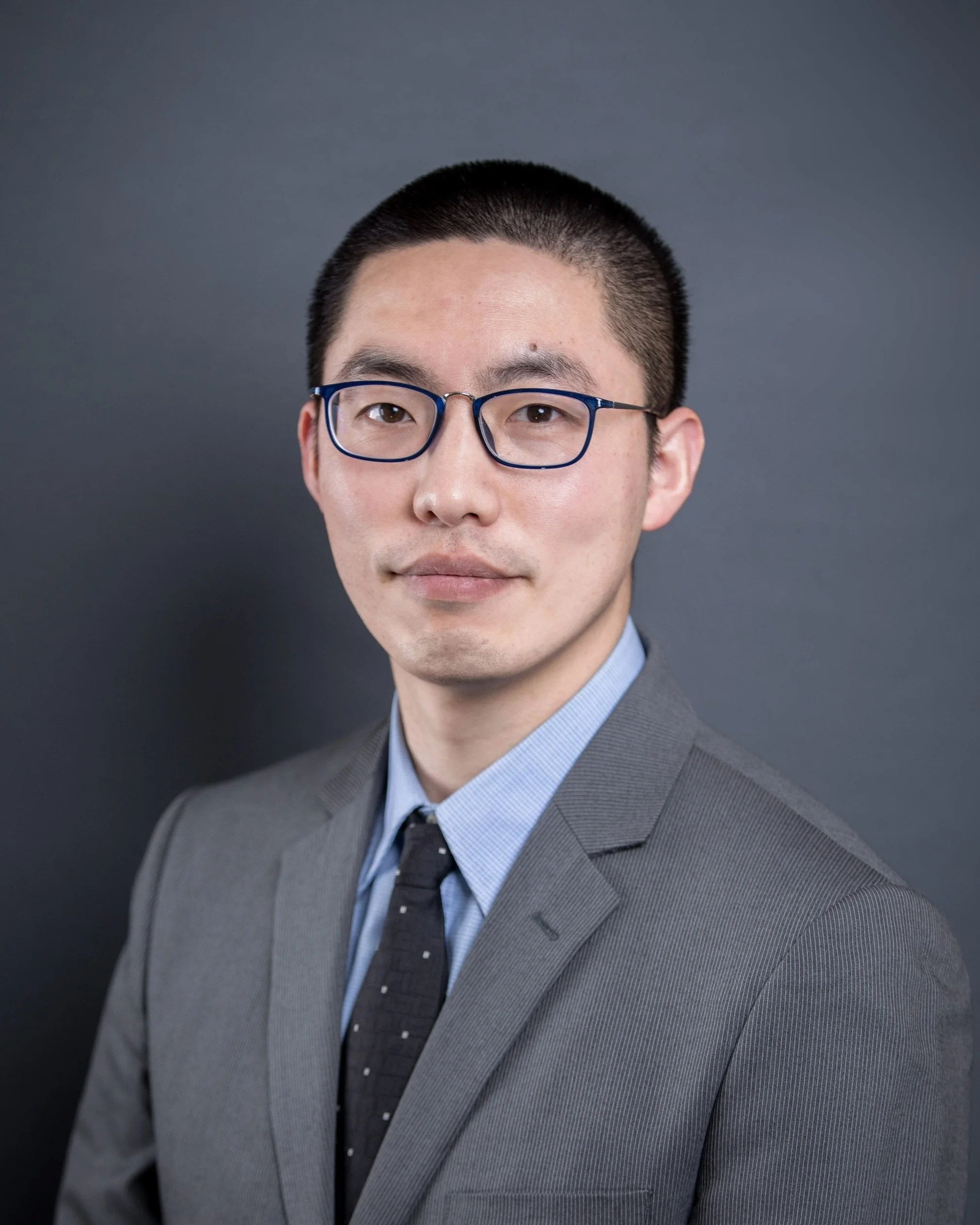 楠 物理教研主任 中科大物理/数学专业,前纽约市特殊高中教师,专业针对数学、物理奥林匹克竞赛进行教学,并带出多位SAT数学满分学生