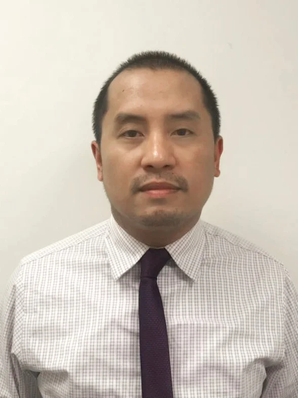 Jodon Math Teacher He is specialized in the field of math and engineering. He has a Masters degree in education.