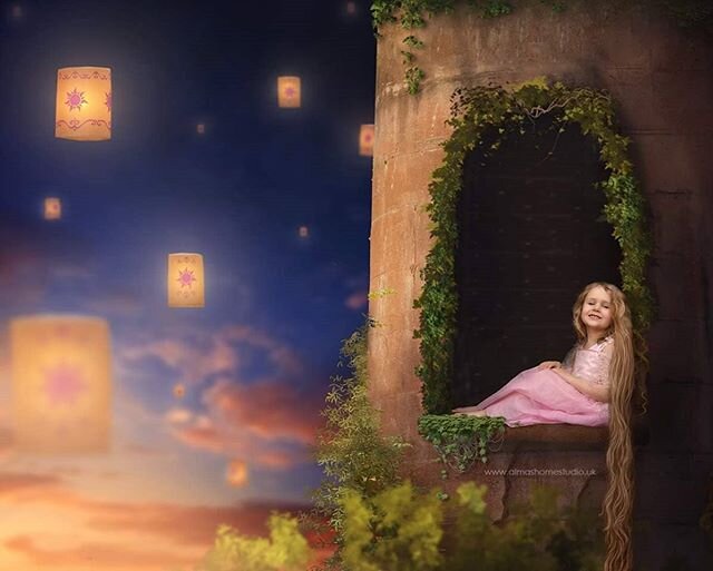 🌟🌟🌟I have a feeling that they are meant for me.. 🌟🌟🌟Disney project, Tangled
#almashomestudio #childrenseemagic #childphotographer #childhood #childhoodmagic #disney #disneyproject #tangled #flyinglanterns #rupunzel #familyphotographer #photosho